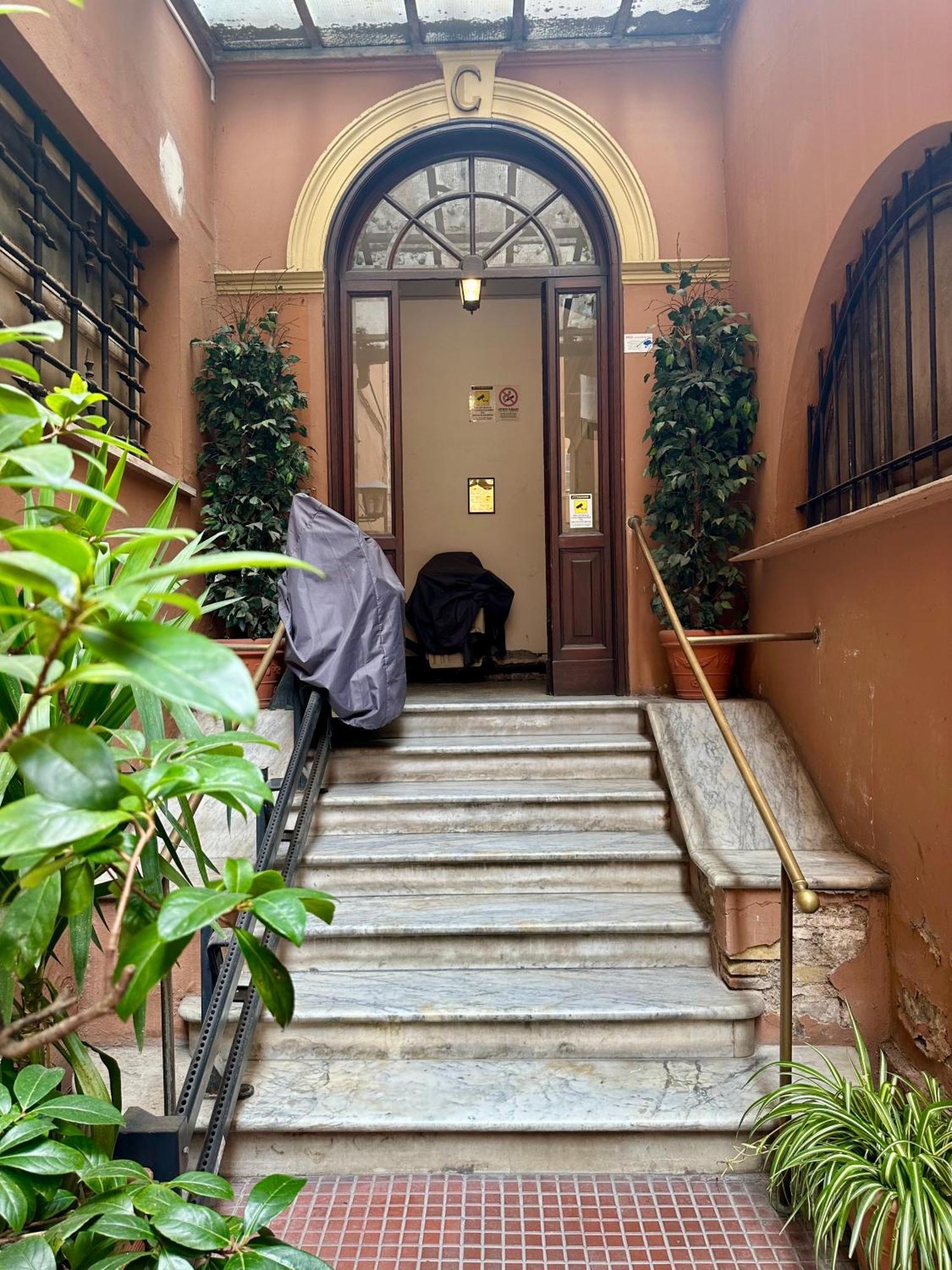 Nazionale Palace Suites โรม ภายนอก รูปภาพ
