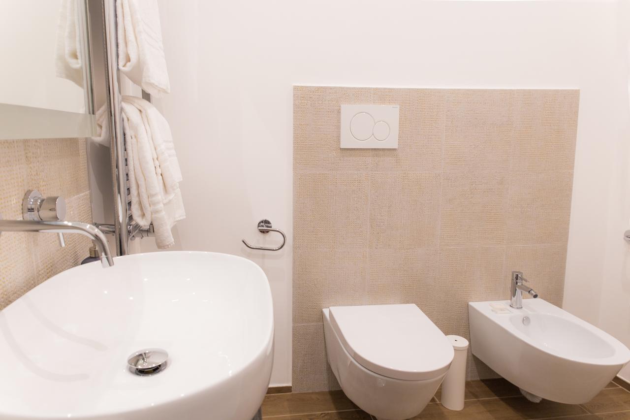 Nazionale Palace Suites โรม ภายนอก รูปภาพ