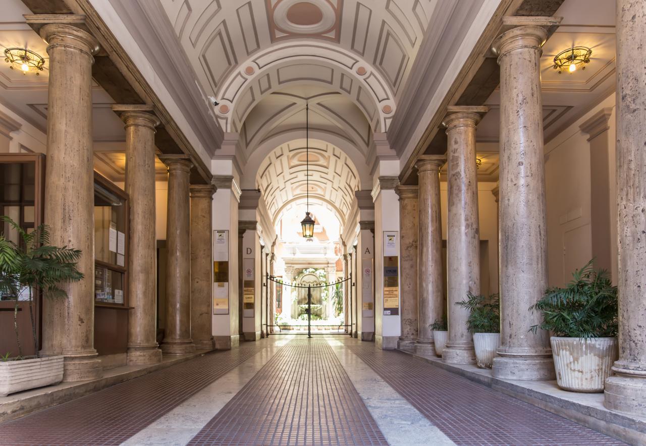 Nazionale Palace Suites โรม ภายนอก รูปภาพ