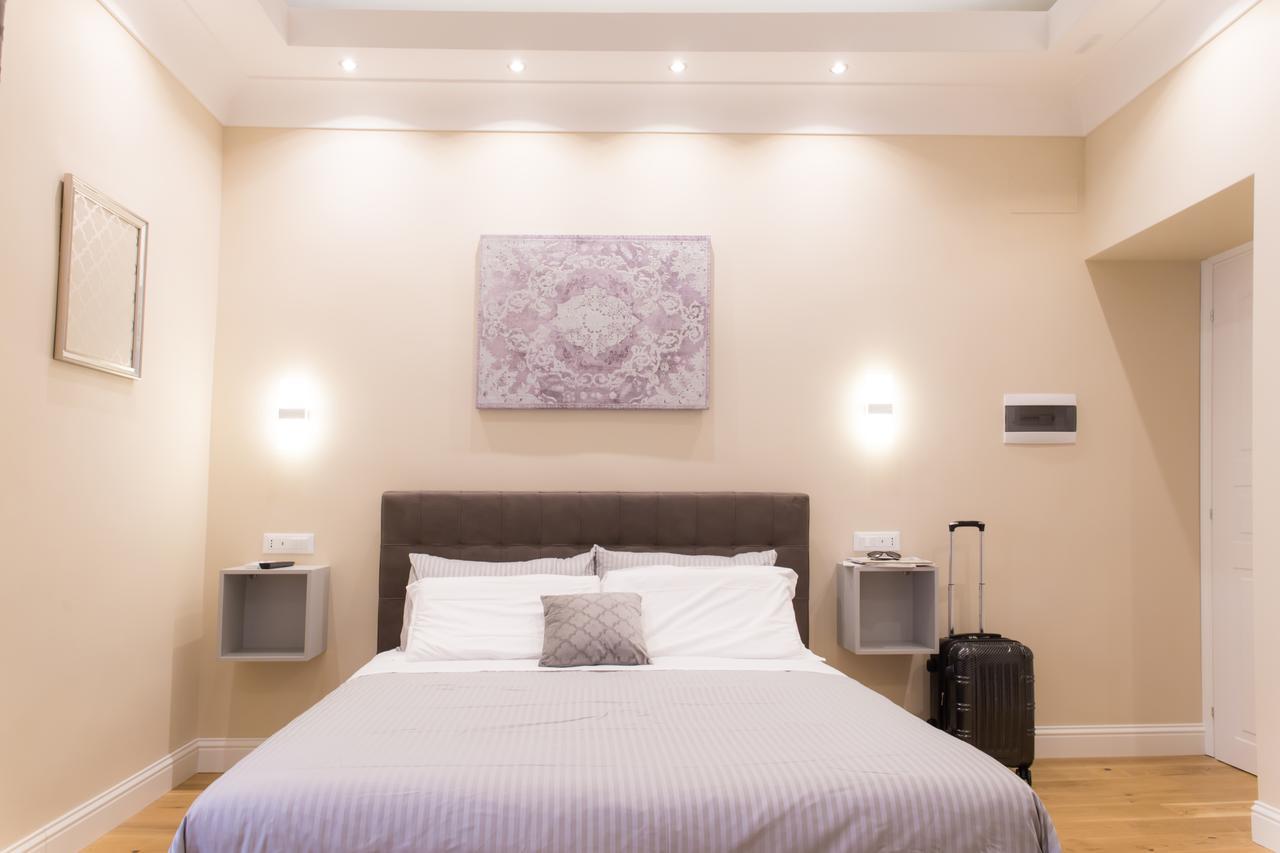 Nazionale Palace Suites โรม ภายนอก รูปภาพ
