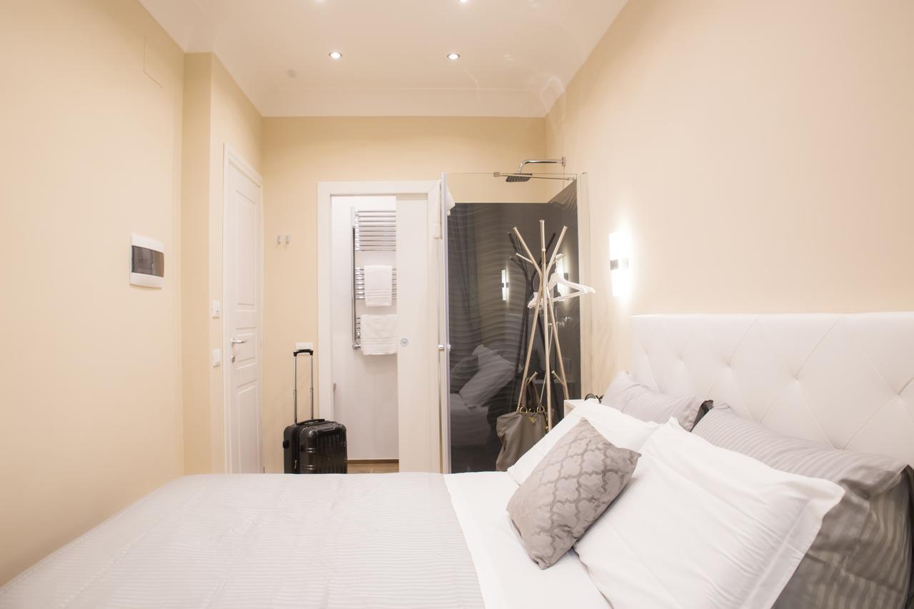 Nazionale Palace Suites โรม ภายนอก รูปภาพ
