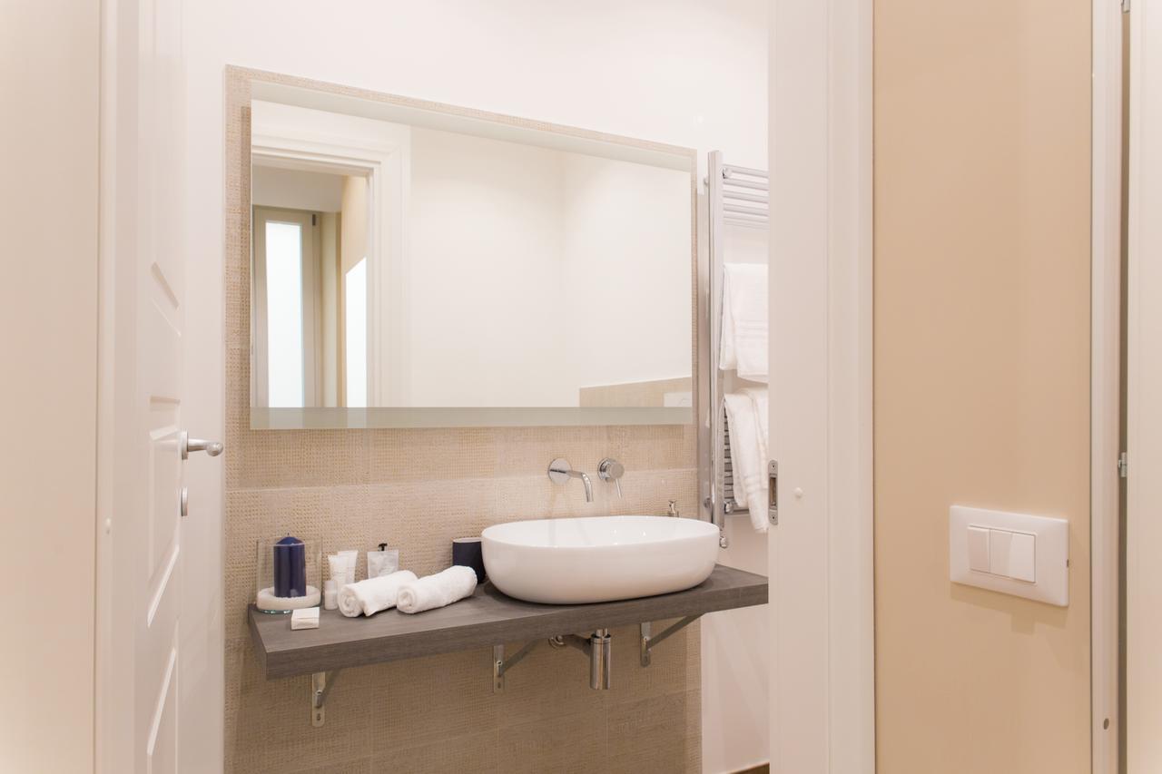 Nazionale Palace Suites โรม ภายนอก รูปภาพ