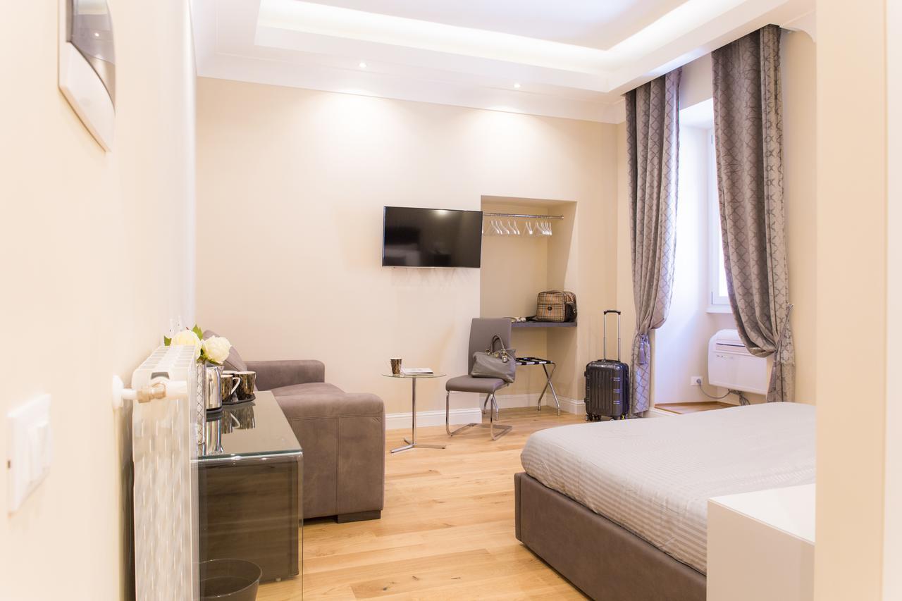 Nazionale Palace Suites โรม ภายนอก รูปภาพ